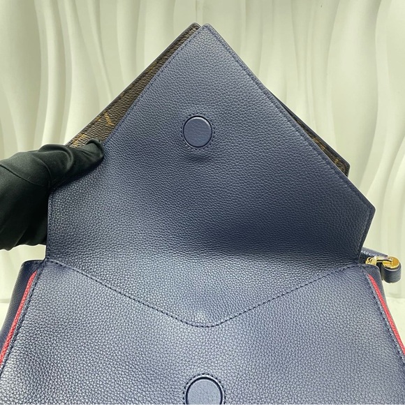 Louis Vuitton Volta Handbag in Navy Leather & Monogram Canvas - Picture 8 of 12